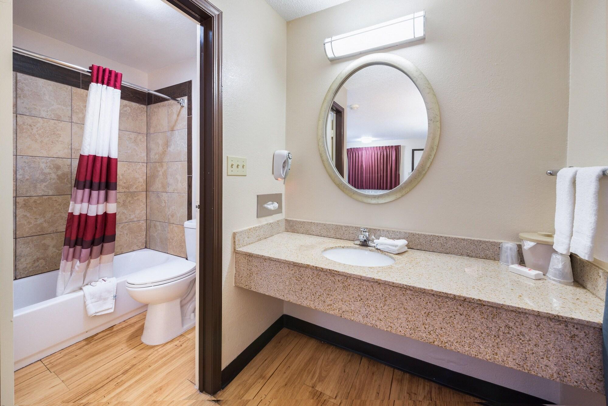 Red Roof Inn Columbus - Гроув Сити Екстериор снимка