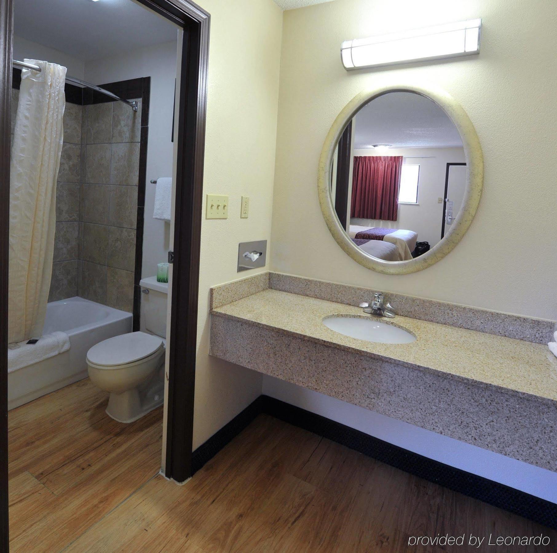 Red Roof Inn Columbus - Гроув Сити Екстериор снимка